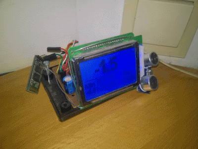 Lämpömittari taustavalo päällä