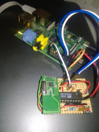 Vastaanottoyksikkö kytkettynä raspiin